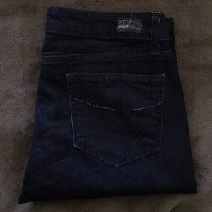 Beautiful dark washed straight denim jeans!!